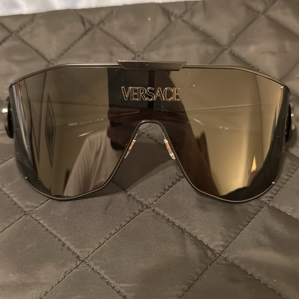 Versace VE2268 black rimmed shield sunglasses - Picture 3 of 7